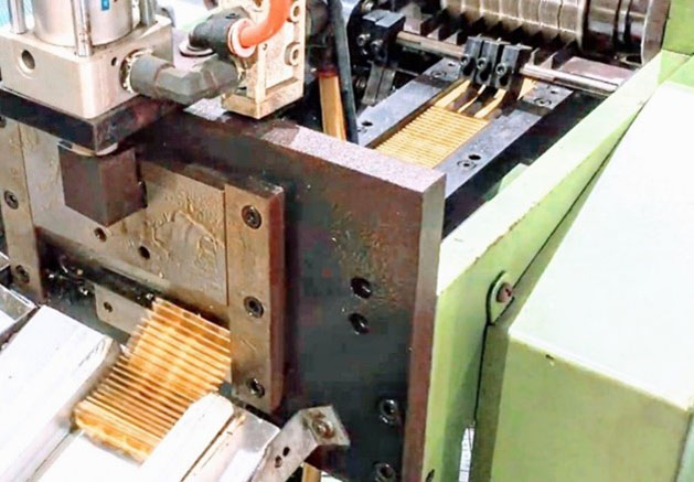 Corrugated fin type